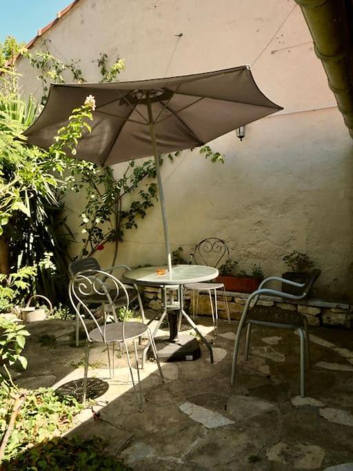 La Campagne Dans La Ville Narbonne Buitenkant foto